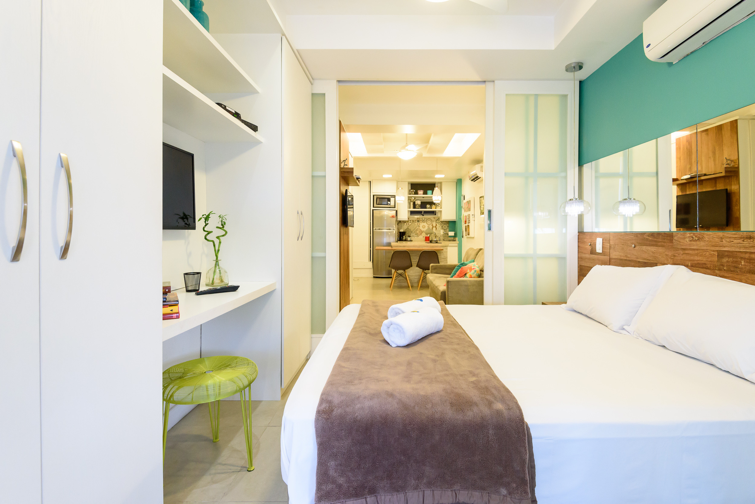 Apartamento em Rio de Janeiro - Vista lateral para o mar, 3 minutos da praia | PJ204