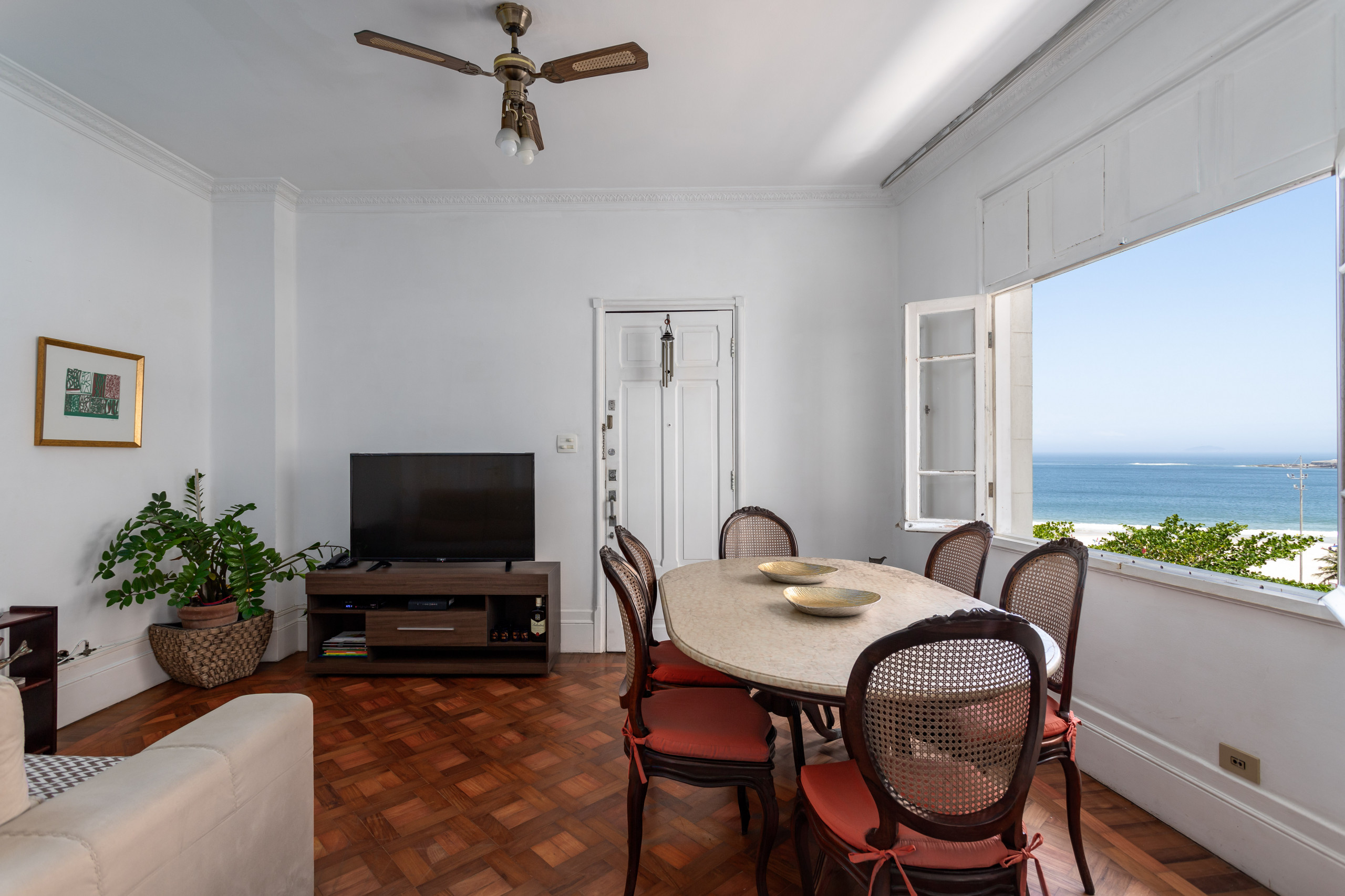Apartamento em Rio de Janeiro - Vista para o mar, 50 metros da praia | BI701