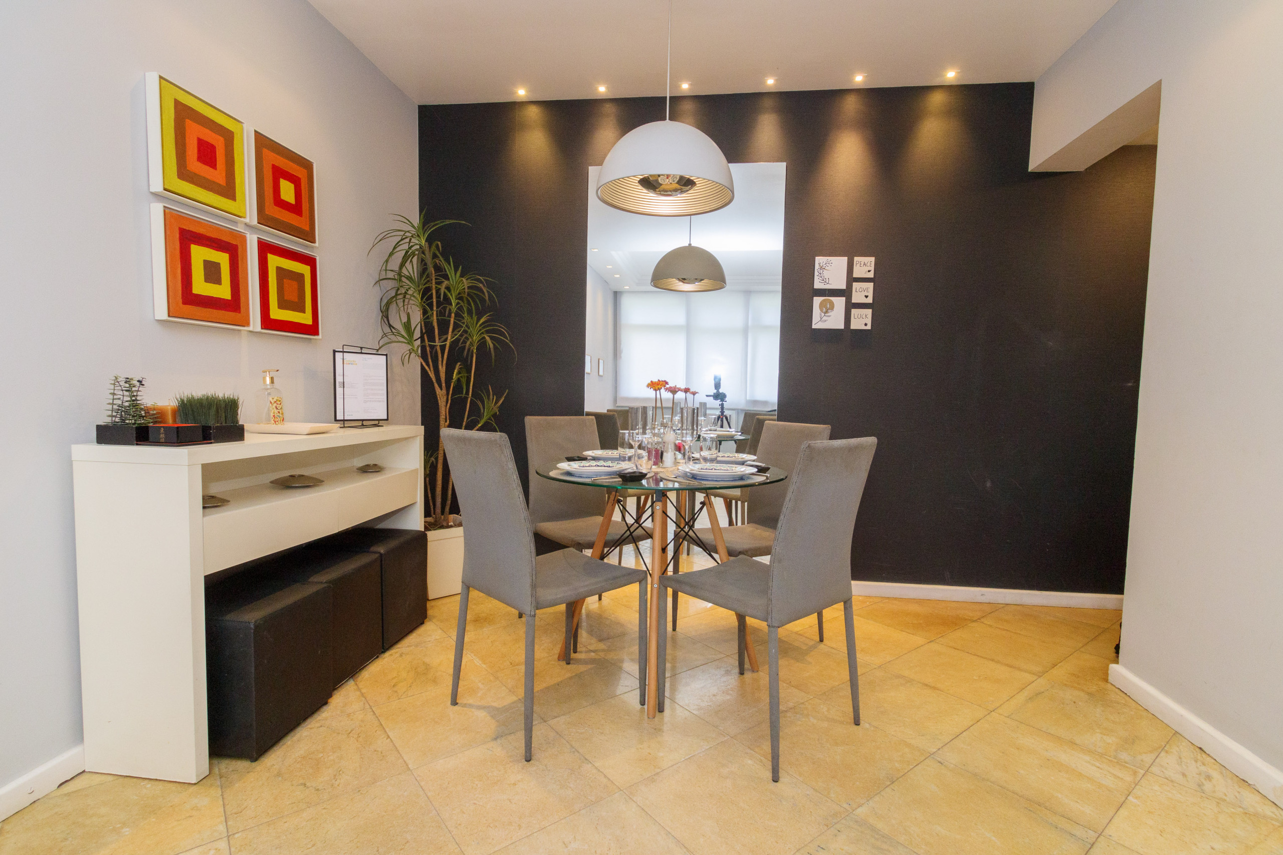 Apartamento em Rio de Janeiro - FF503| Três quartos em rua bucólica do Leblon