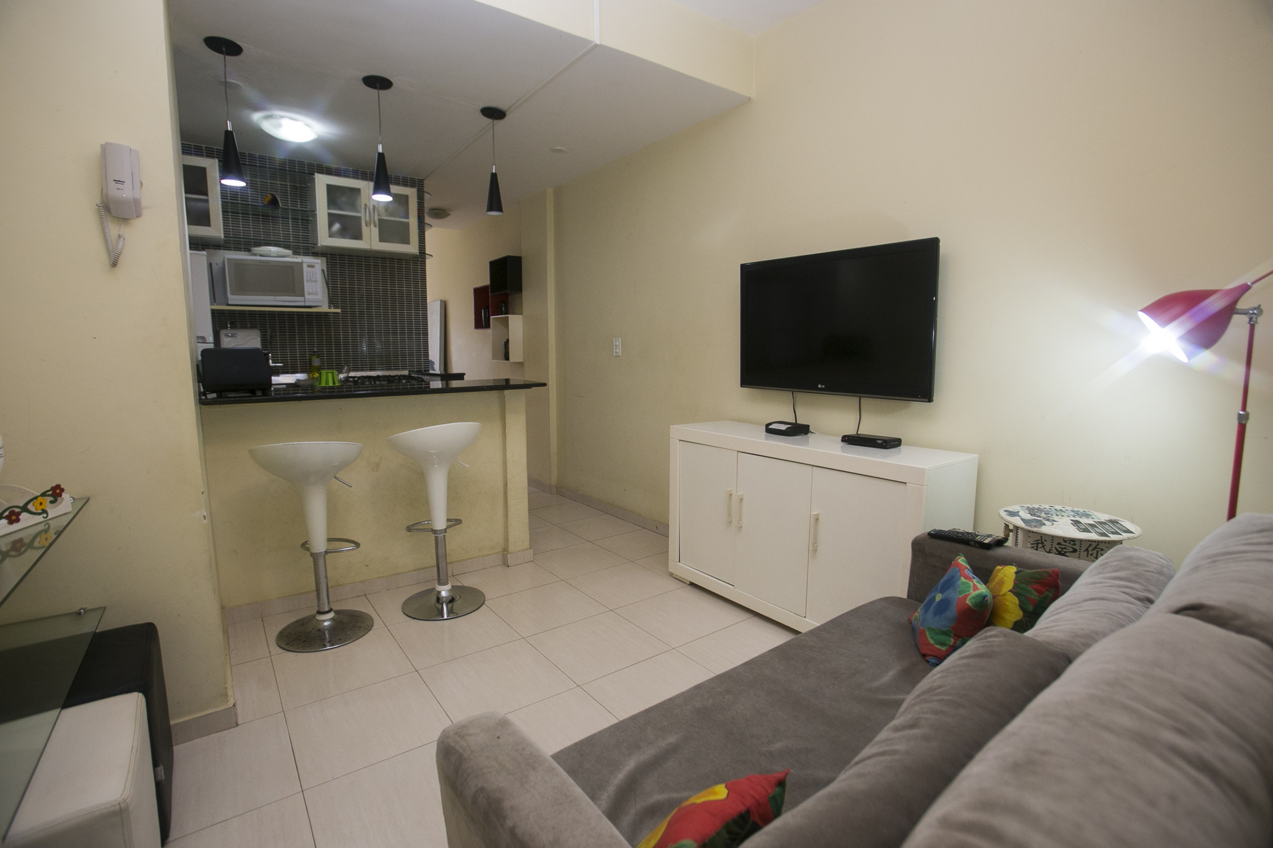 Apartamento em Rio de Janeiro - NS907| Quarto e Sala Funcional em Copacabana