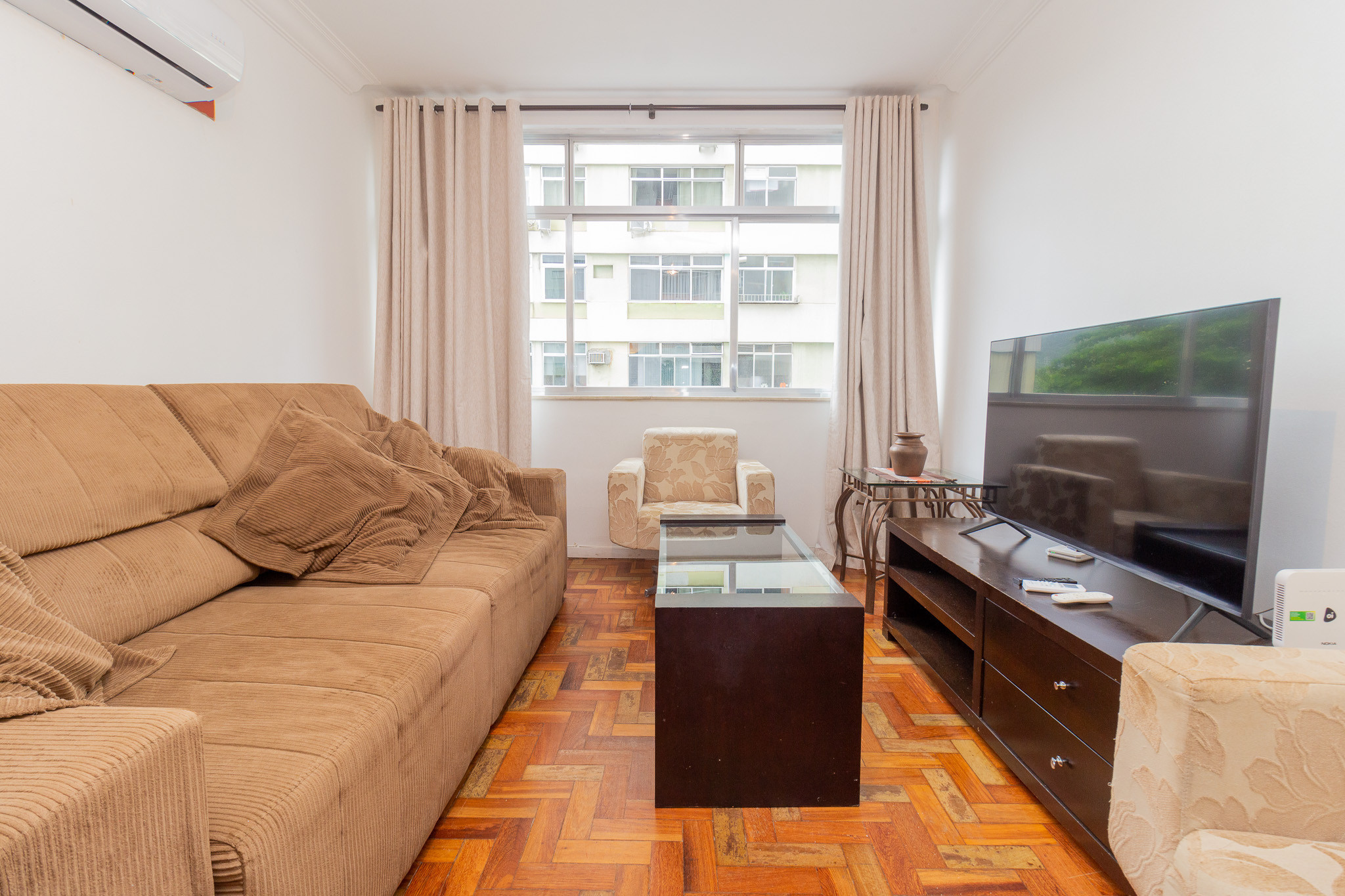 Apartamento em Rio de Janeiro - FF401| Três quartos em rua tranquila do Leblon