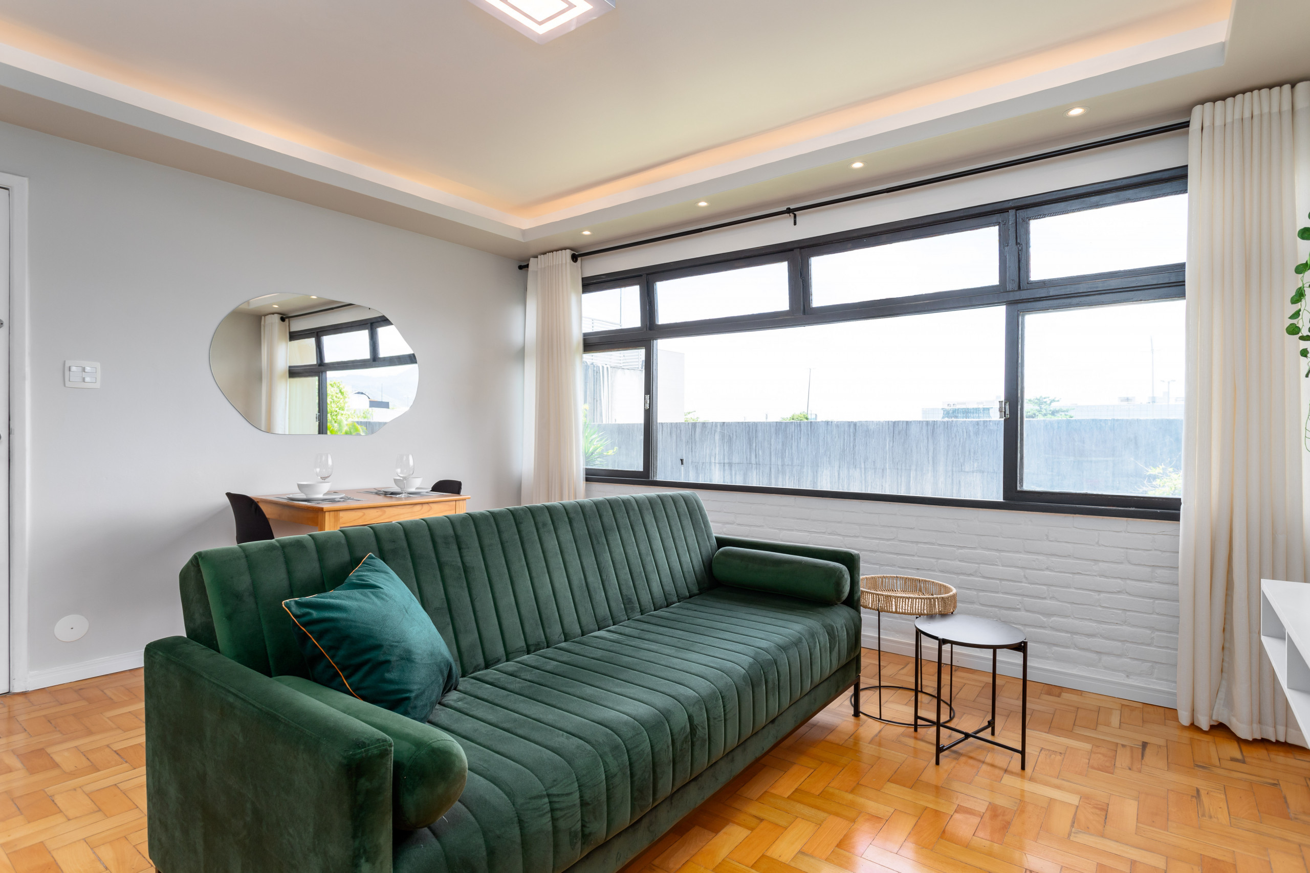 Apartamento em Rio de Janeiro - 2 km da Praia da Alvorada, próximo ao Barra Shopping | AM203