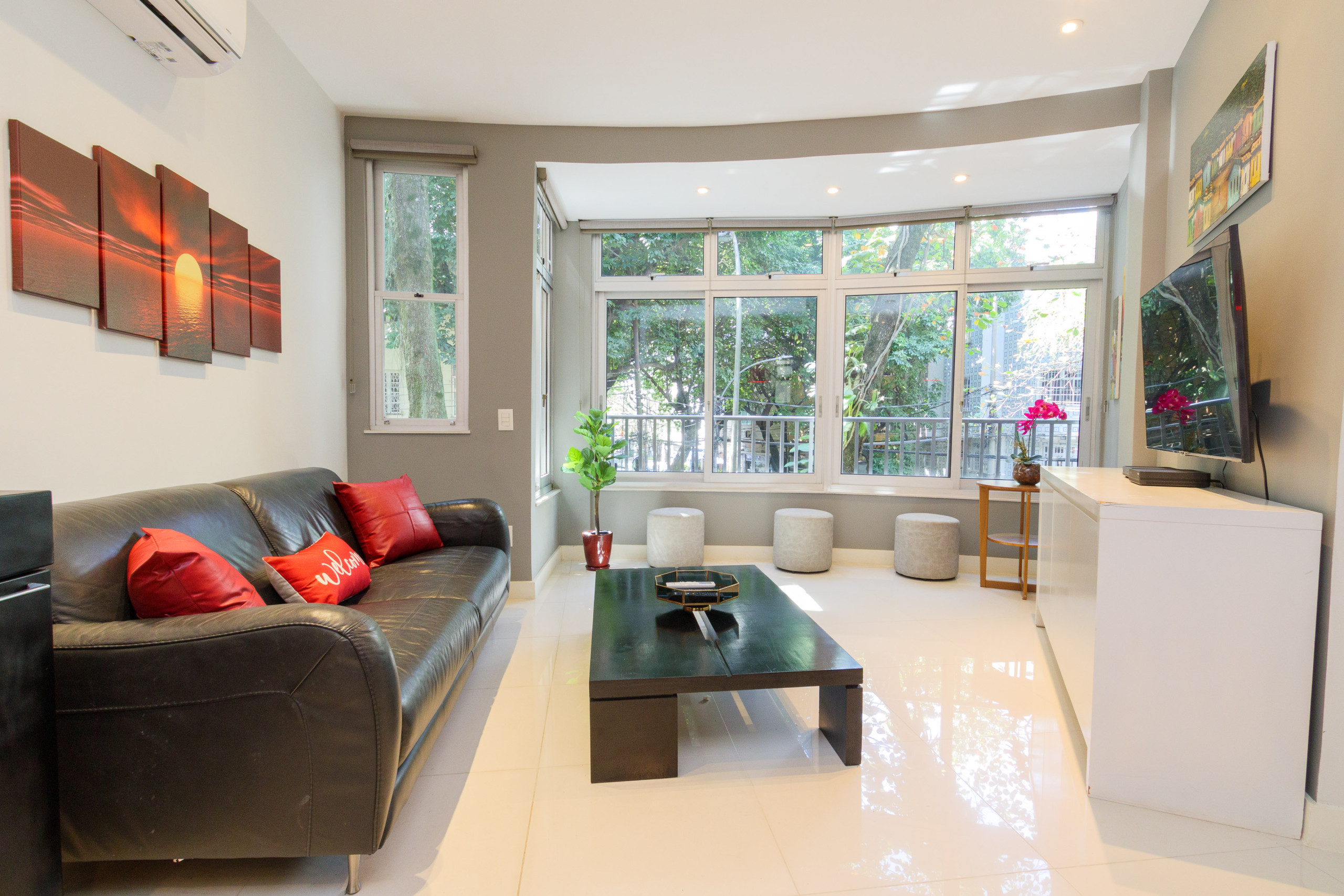 Apartamento em Rio de Janeiro - FER204| 2 quartos na famosa rua Dias Ferreira