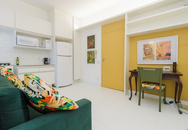 Apartamento em Rio de Janeiro - NS202| Quarto e sala em copacabana 200m da praia