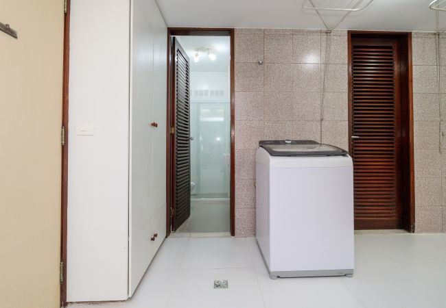 Apartamento em Rio de Janeiro - MAR301|Amplo e conforto no Leblon, a 300m da praia
