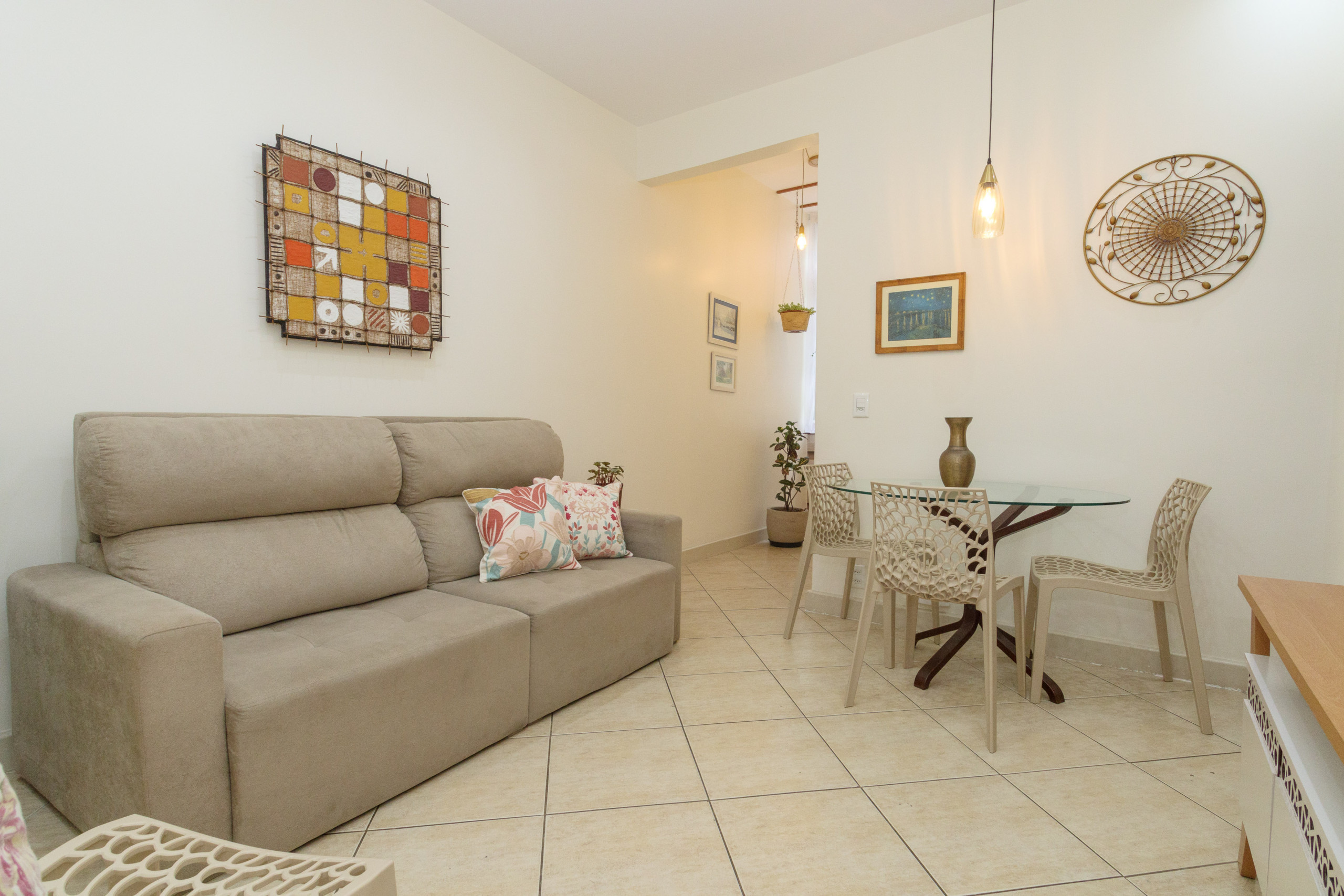 Apartamento em Rio de Janeiro - VIV203|2 quartos, 5 minutos da praia de Copacabana