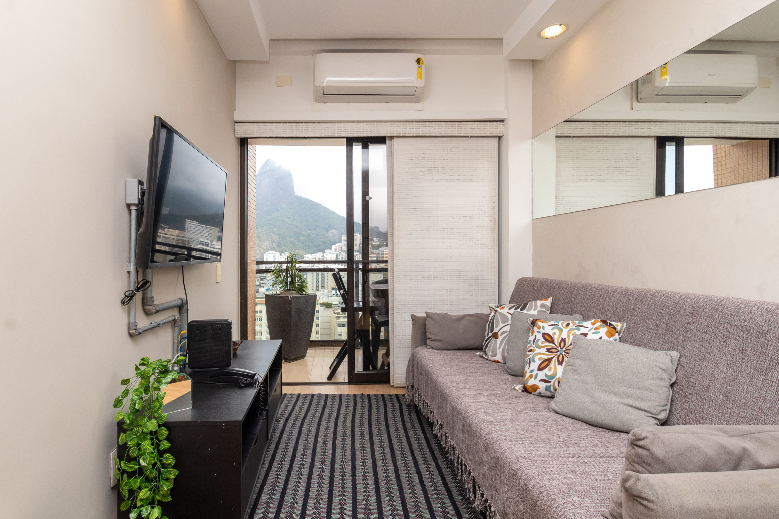  em Rio de Janeiro - Lira1704|Flat no Leblon c/piscina a 2 min da praia