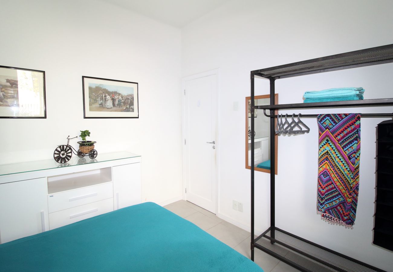 Quarto espaçoso e confortável