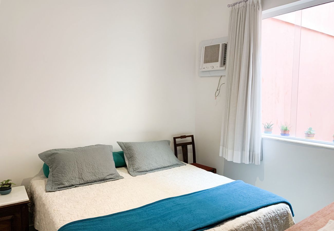 Quarto espaçoso e confortável