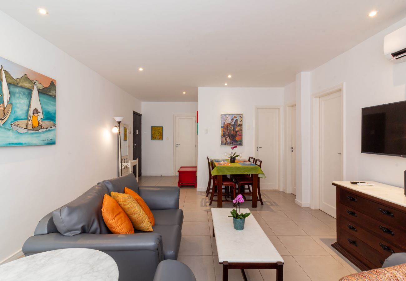 Apartamento em Rio de Janeiro - 7 minutos da praia de Ipanema | BT201