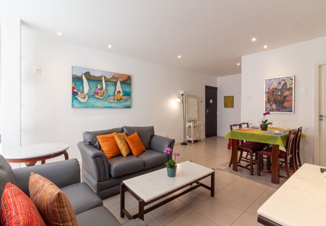 Apartamento em Rio de Janeiro - 7 minutos da praia de Ipanema | BT201