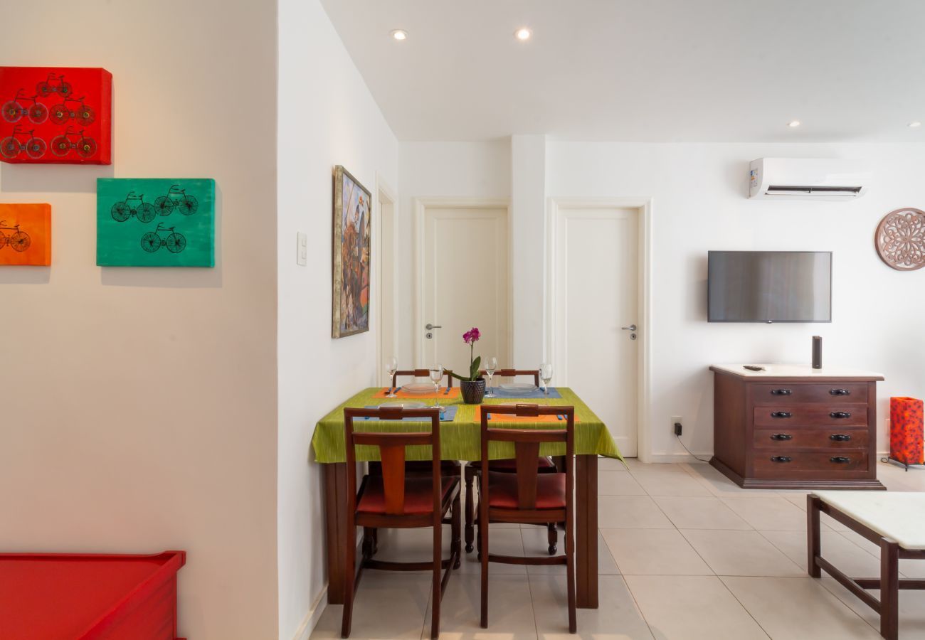 Apartamento em Rio de Janeiro - 7 minutos da praia de Ipanema | BT201
