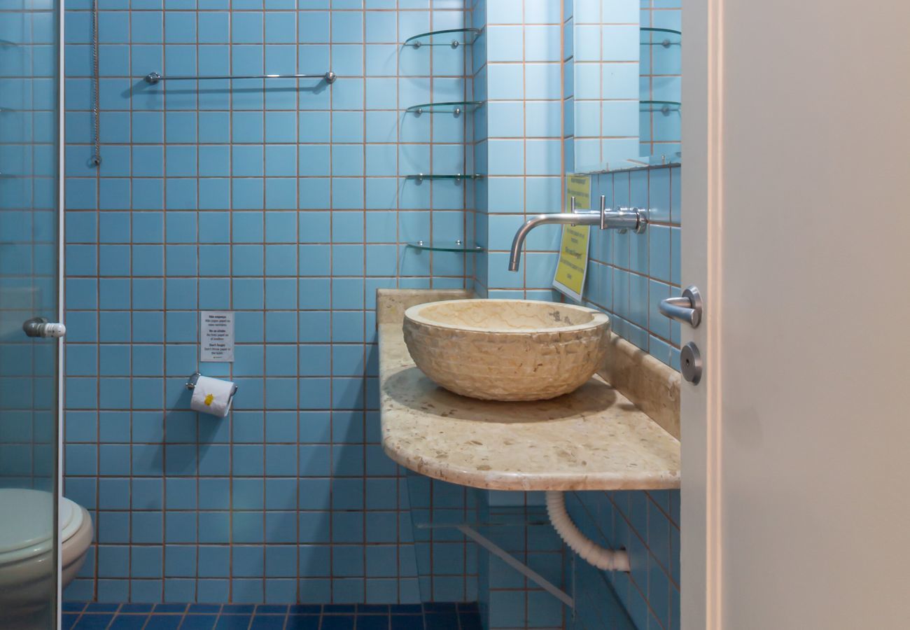 Apartamento em Rio de Janeiro - 7 minutos da praia de Ipanema | BT201