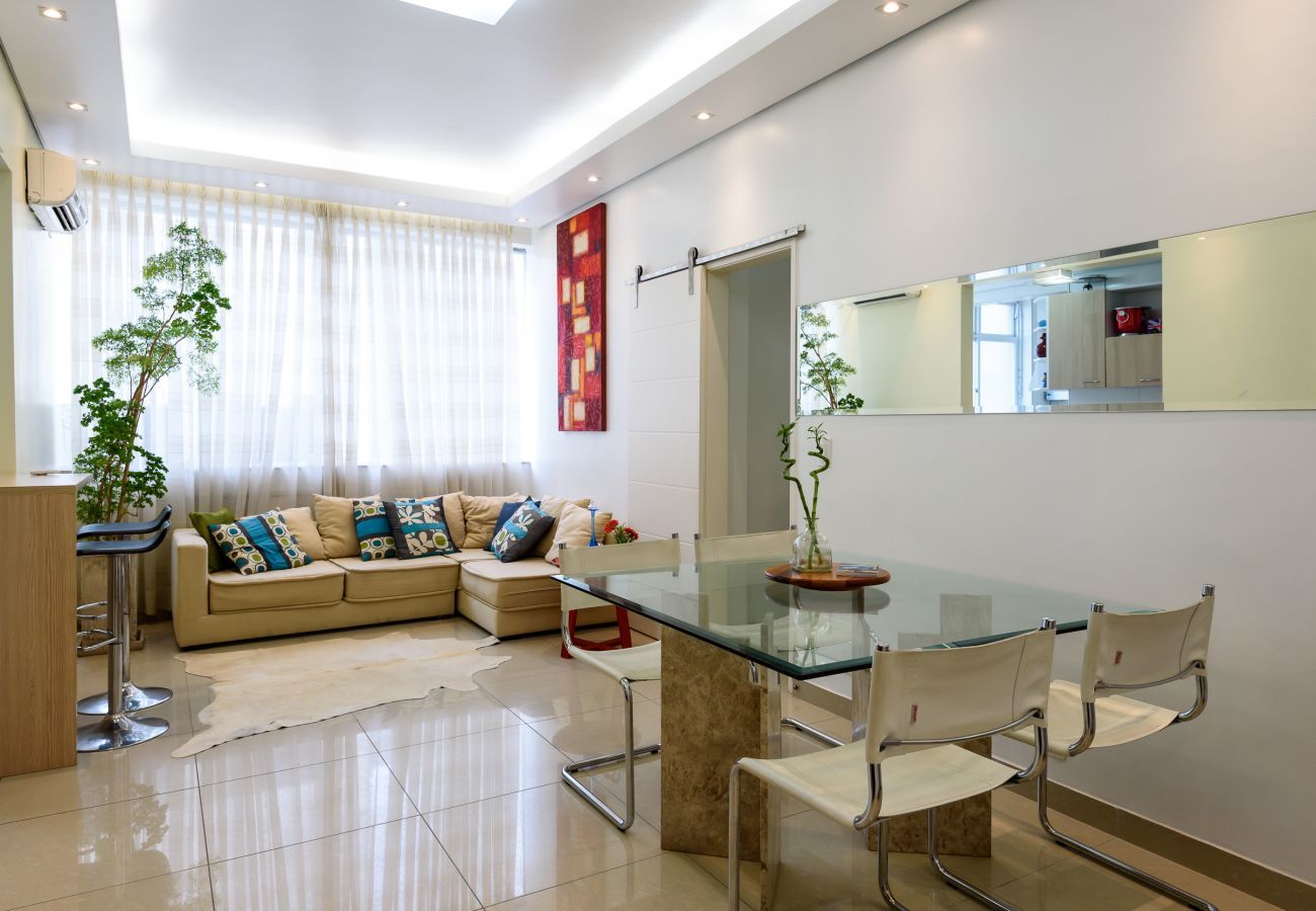Apartamento em Rio de Janeiro - Estilo em Ipanema | Boa localização | VP305 