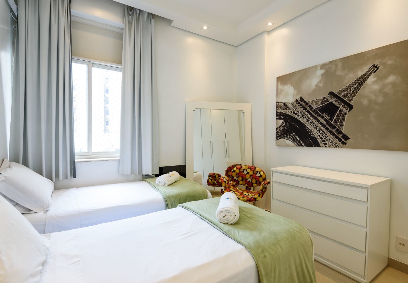 Apartamento em Rio de Janeiro - Estilo em Ipanema | Boa localização | VP305 