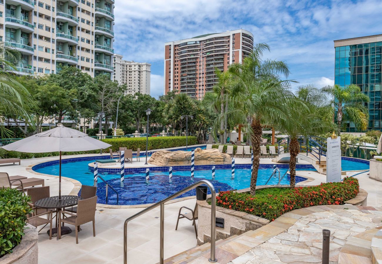 Quarto em Rio de Janeiro - Suíte, piscina e academia | BPremium T5 