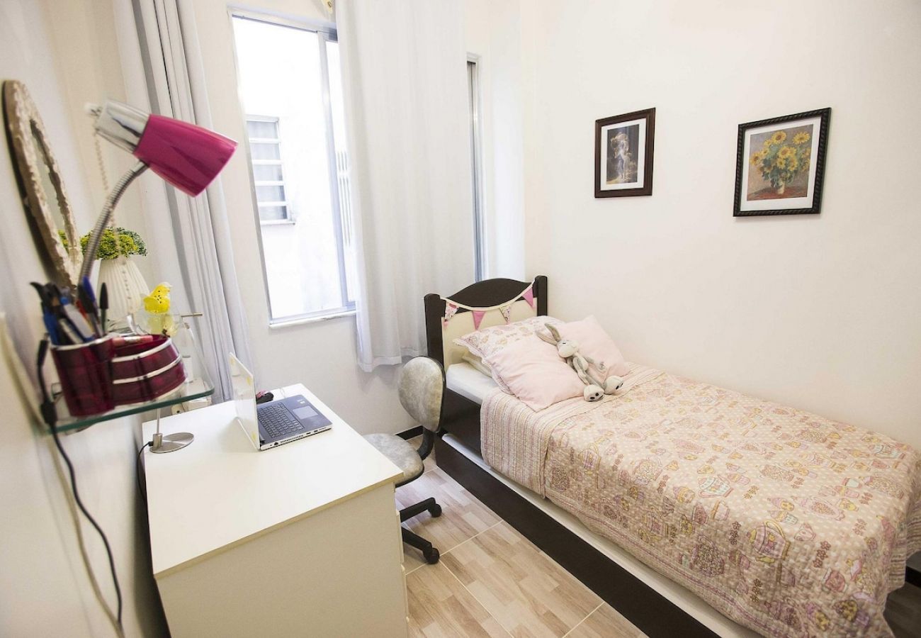 Apartamento em Rio de Janeiro - BRT903| 2 Quartos em Copacabana