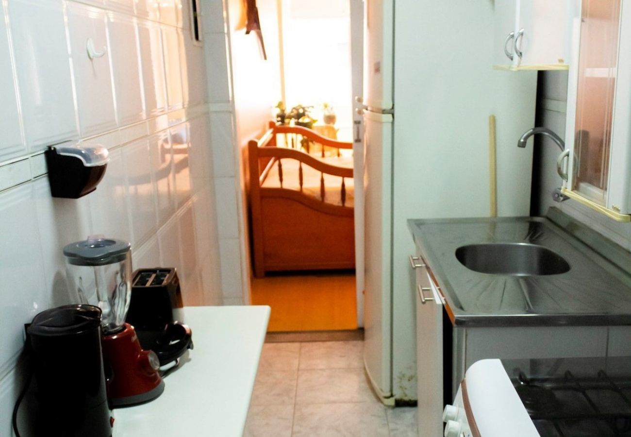 Apartamento em Rio de Janeiro - CAR603| Quarto e sala em Ipanema perto da praia