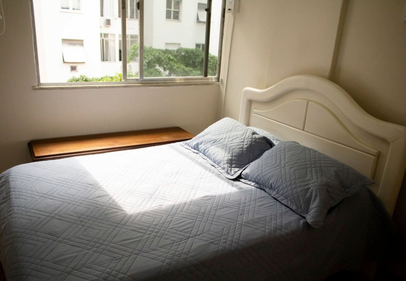 Apartamento em Rio de Janeiro - CAR603| Quarto e sala em Ipanema perto da praia