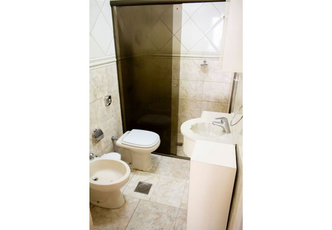 Apartamento em Rio de Janeiro - CAR603| Quarto e sala em Ipanema perto da praia