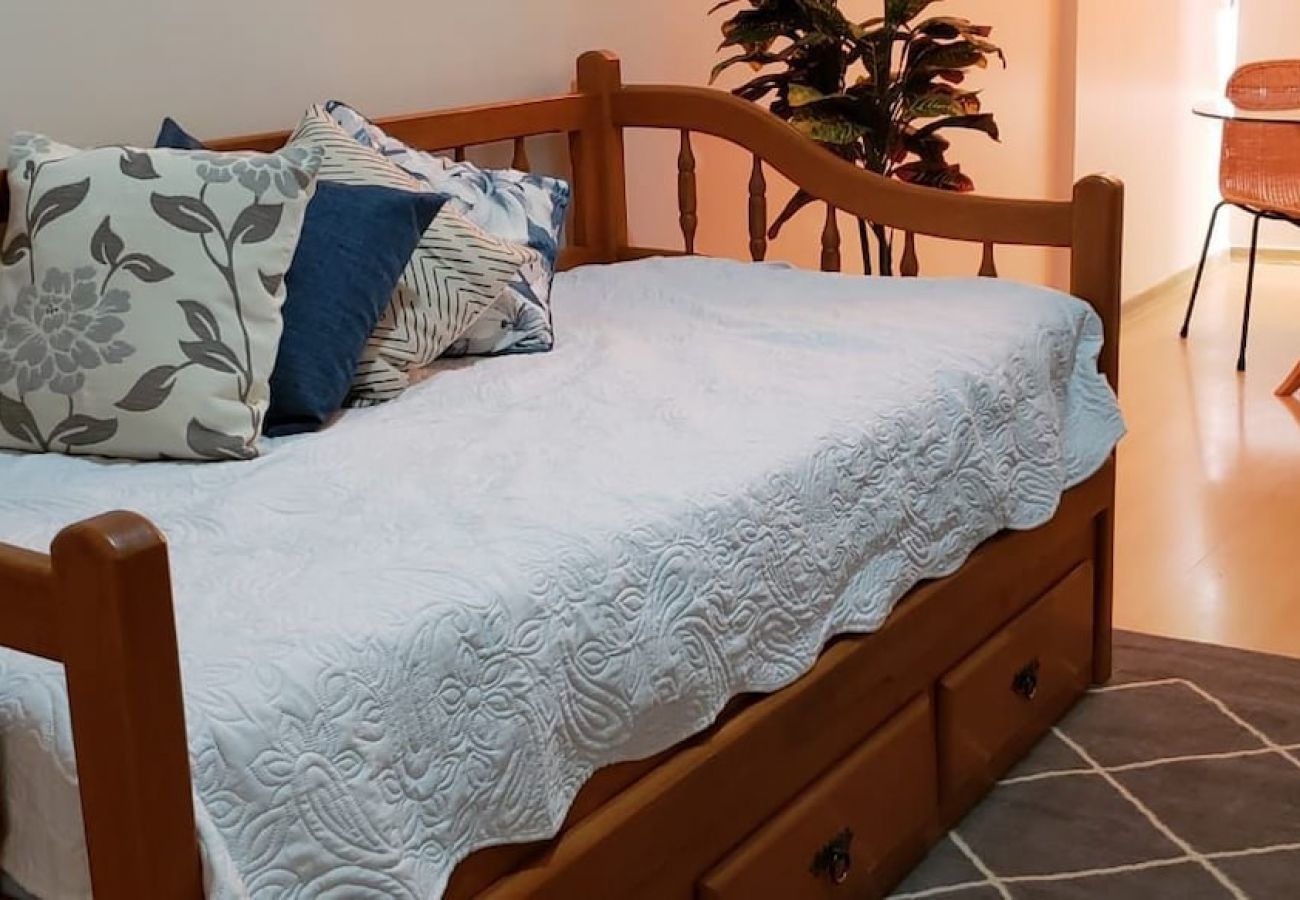 Apartamento em Rio de Janeiro - CAR603| Quarto e sala em Ipanema perto da praia