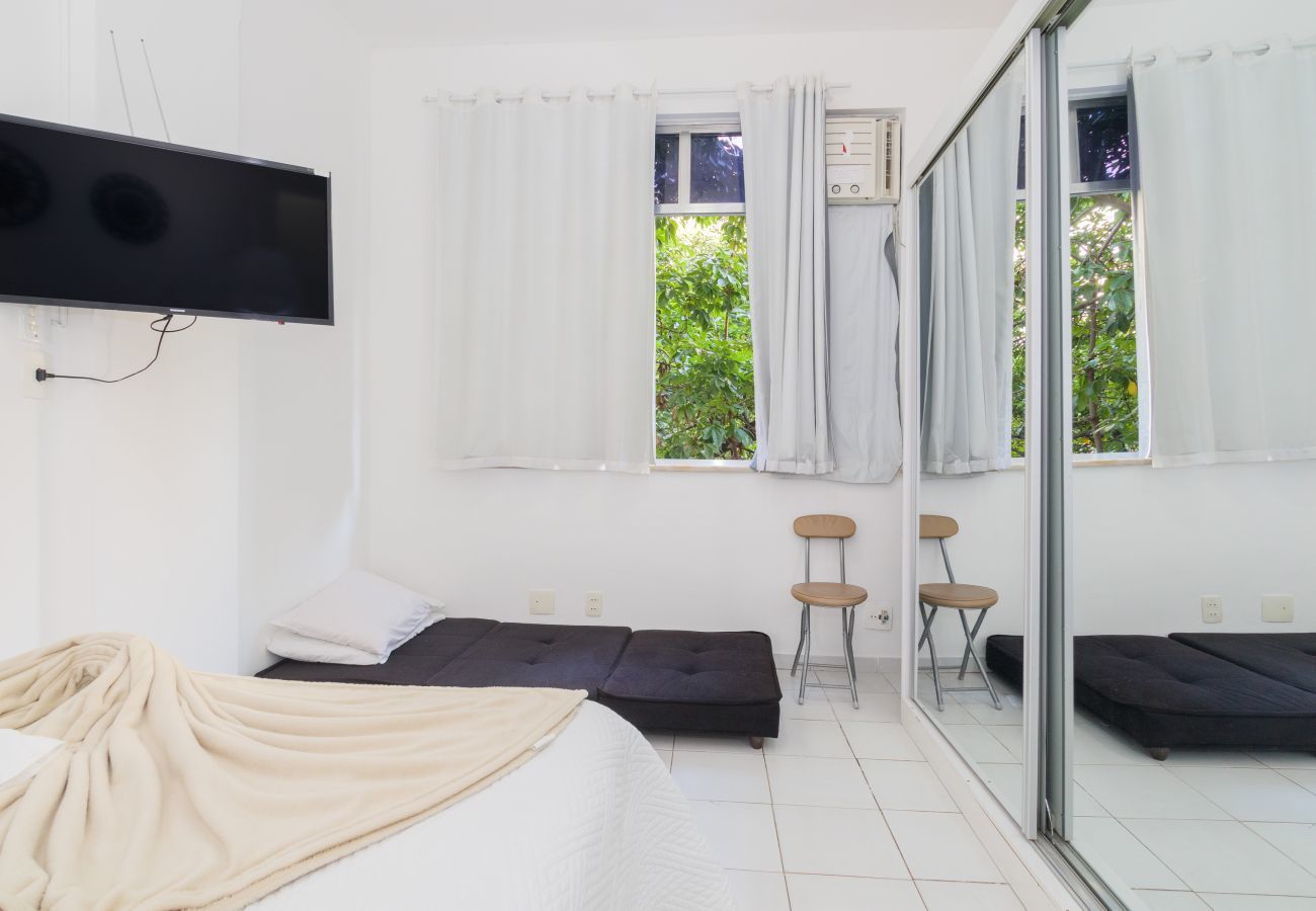 Apartamento em Rio de Janeiro - VISC303| Quarto e Sala próximo a Praia de Ipanema