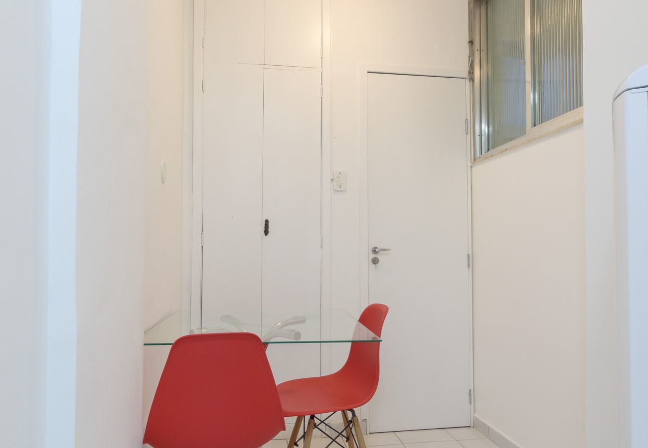 Apartamento em Rio de Janeiro - VISC303| Quarto e Sala próximo a Praia de Ipanema