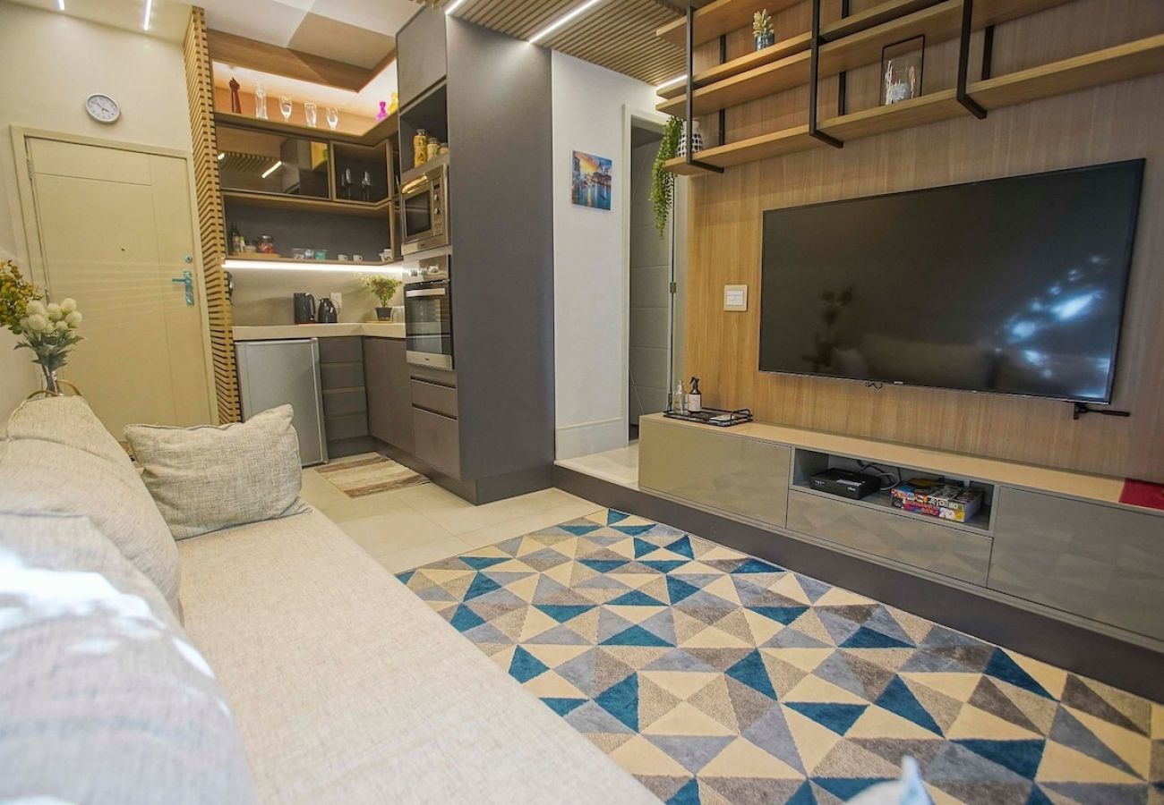 Apartamento em Rio de Janeiro - FER305A|Quarto e Sala próximo a Praia do Leblon