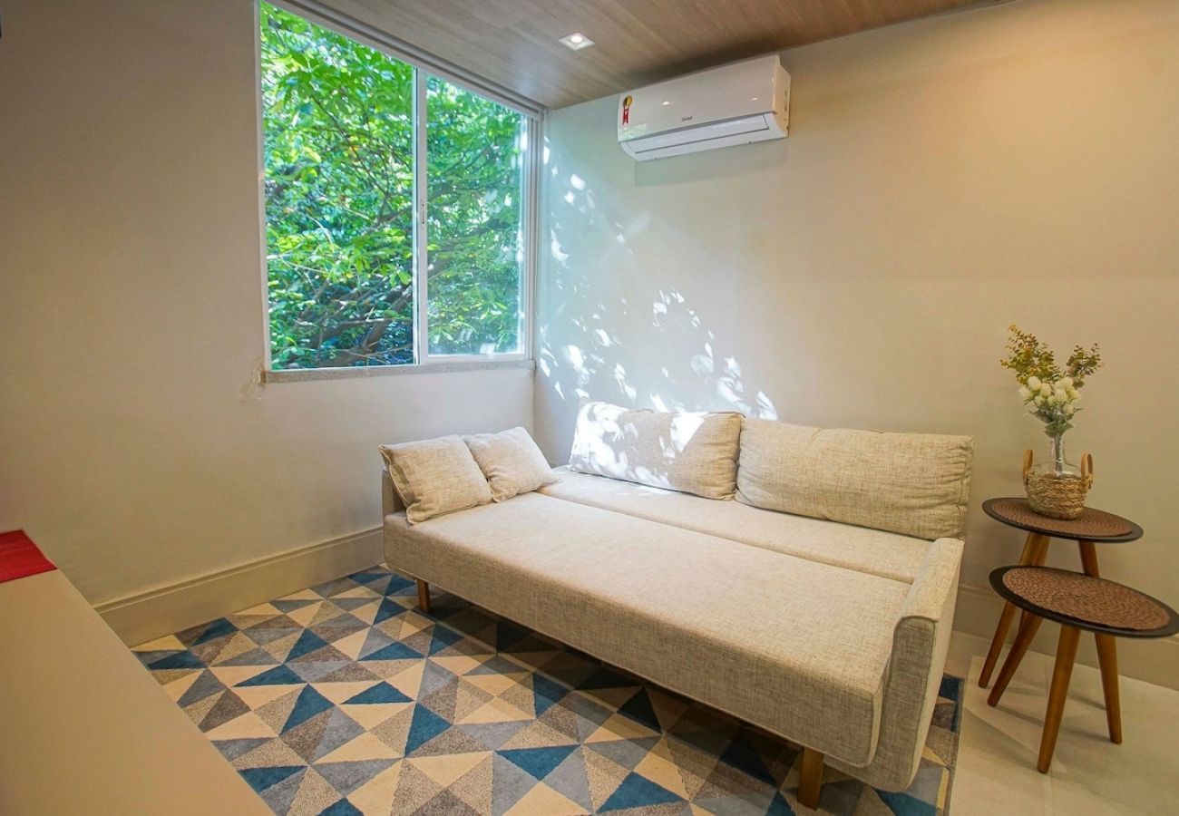 Apartamento em Rio de Janeiro - FER305A|Quarto e Sala próximo a Praia do Leblon