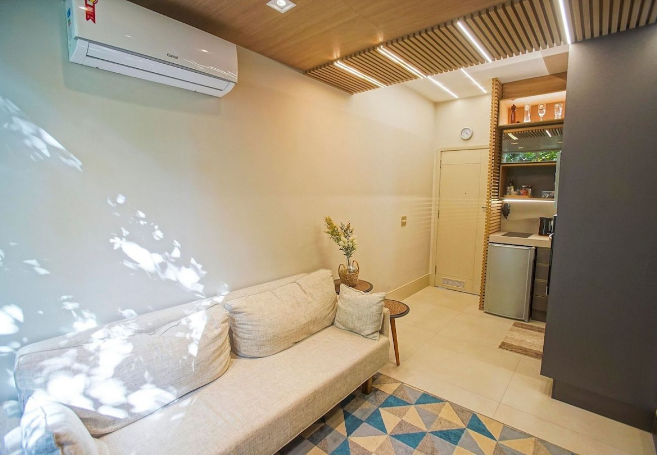 Apartamento em Rio de Janeiro - FER305A|Quarto e Sala próximo a Praia do Leblon