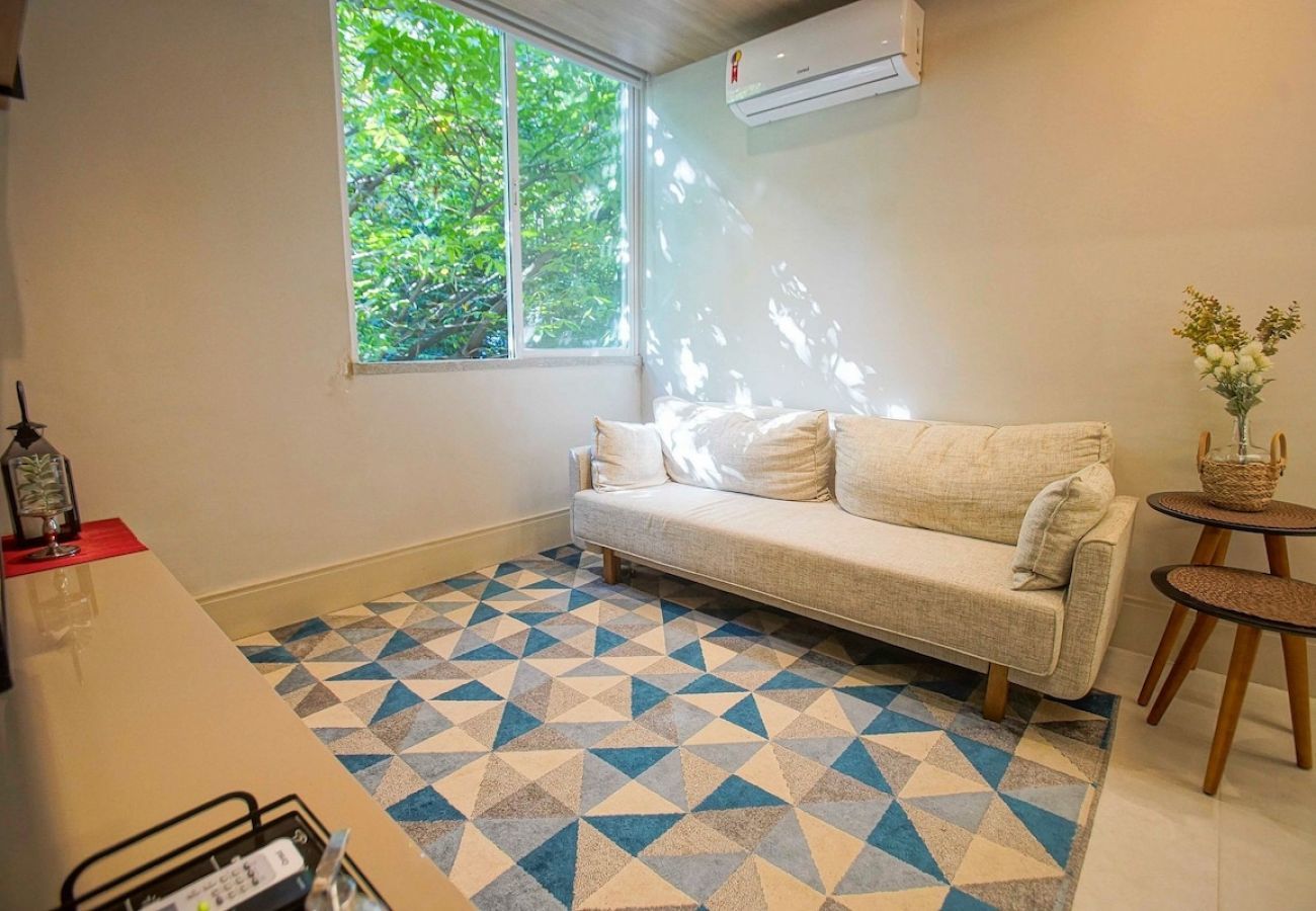 Apartamento em Rio de Janeiro - FER305A|Quarto e Sala próximo a Praia do Leblon