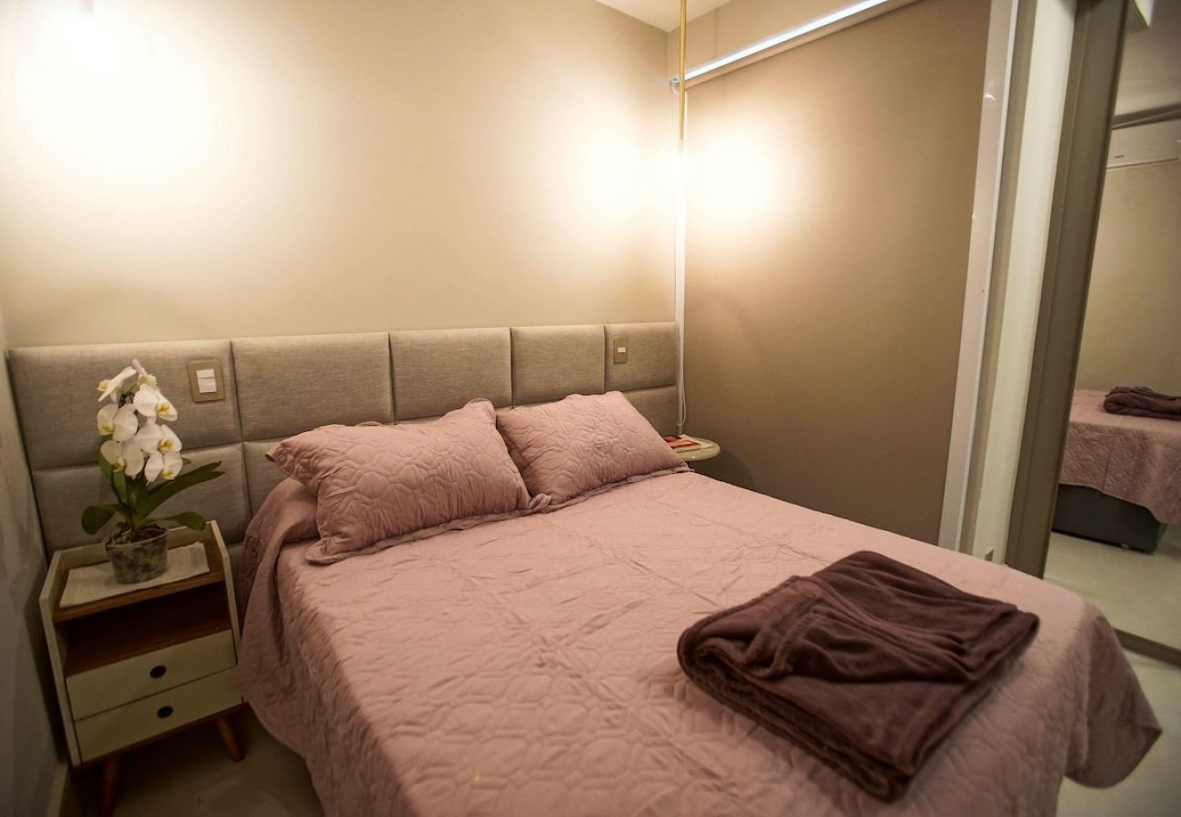 Apartamento em Rio de Janeiro - FER305A|Quarto e Sala próximo a Praia do Leblon