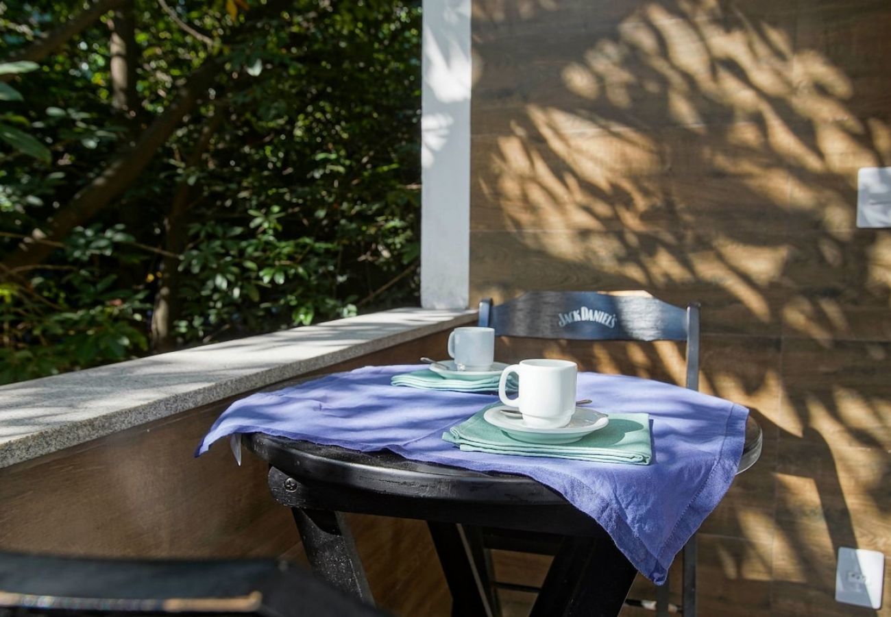 Apartamento em Rio de Janeiro - FER305A|Quarto e Sala próximo a Praia do Leblon