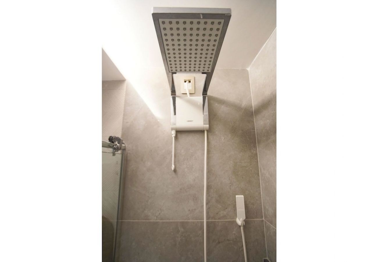 Apartamento em Rio de Janeiro - FER305A|Quarto e Sala próximo a Praia do Leblon