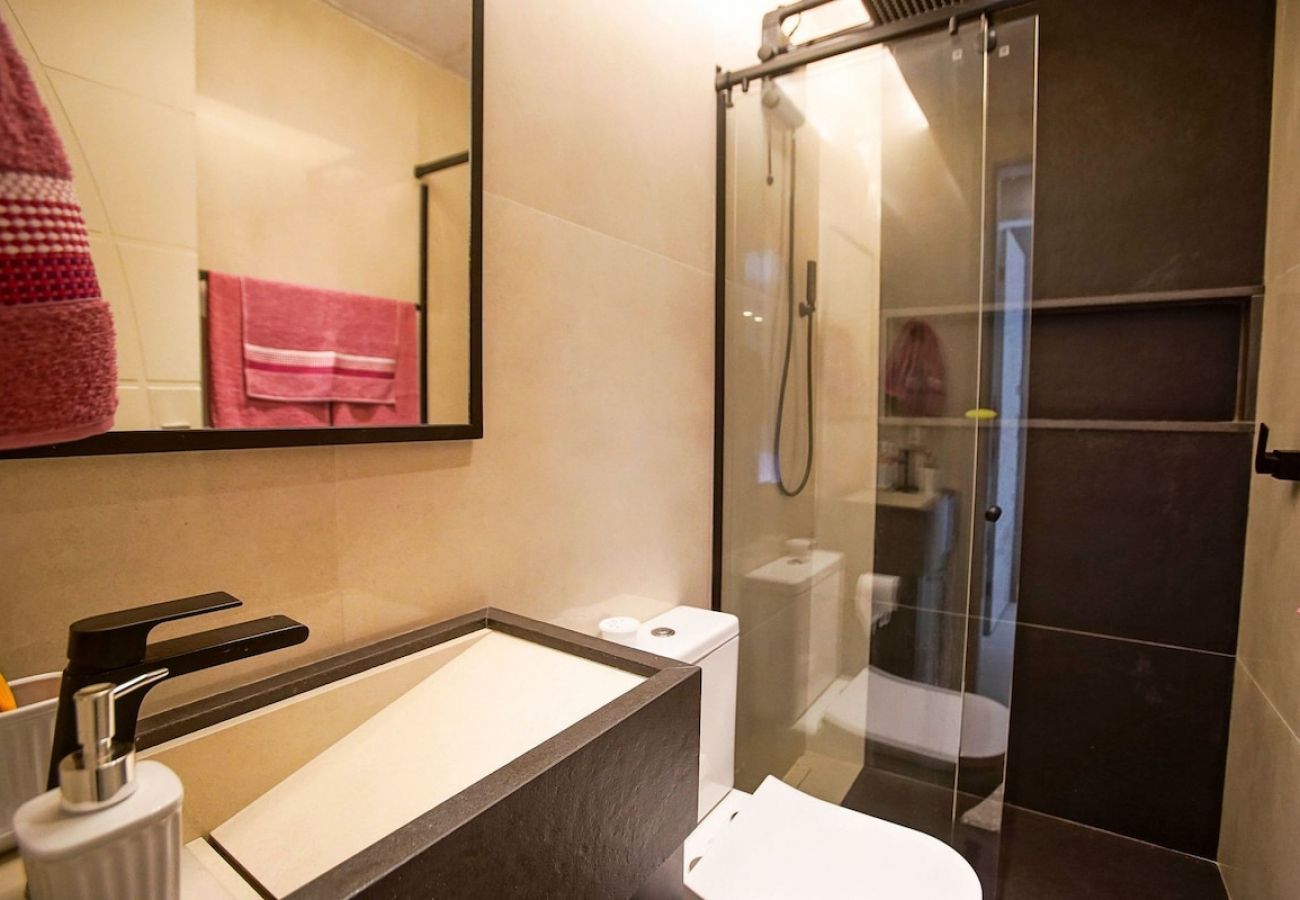 Apartamento em Rio de Janeiro - FER305A|Quarto e Sala próximo a Praia do Leblon