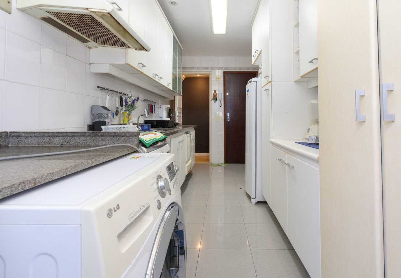 Apartamento em Rio de Janeiro - FF503| Três quartos em rua bucólica do Leblon