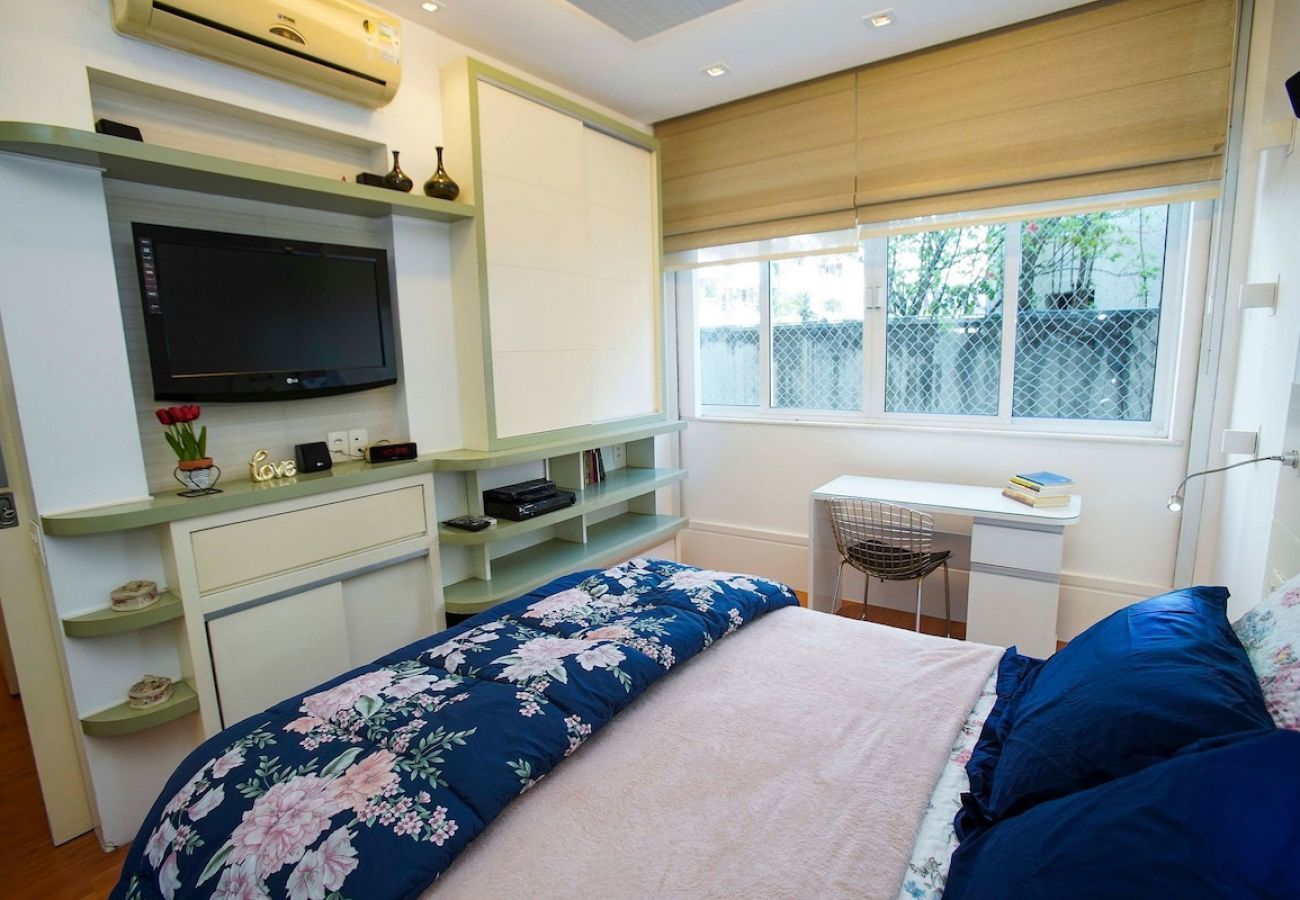 Apartamento em Rio de Janeiro - HIL404| Apto a 5 minutos da praia de Copacabana