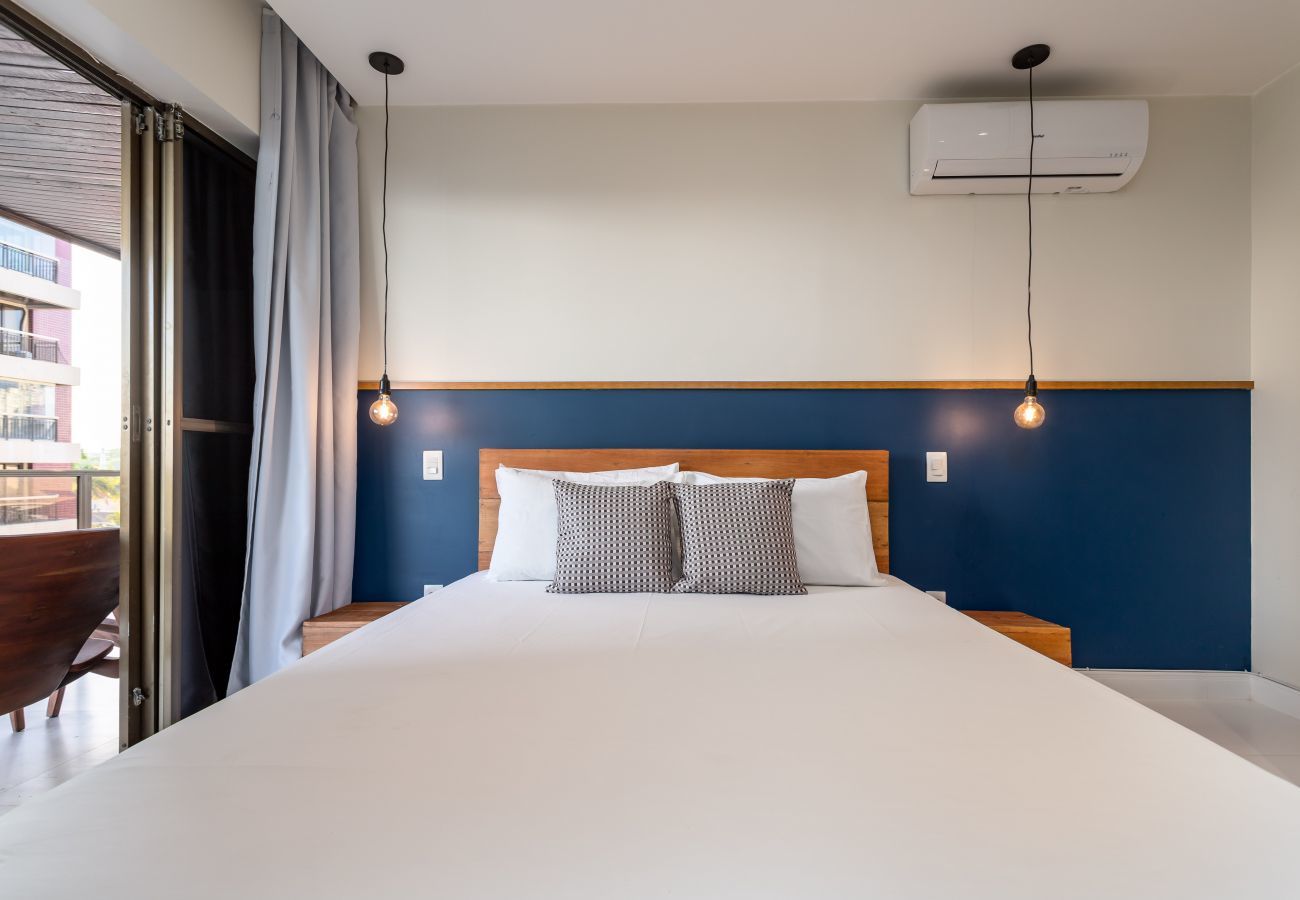Quarto com uma cama de casal