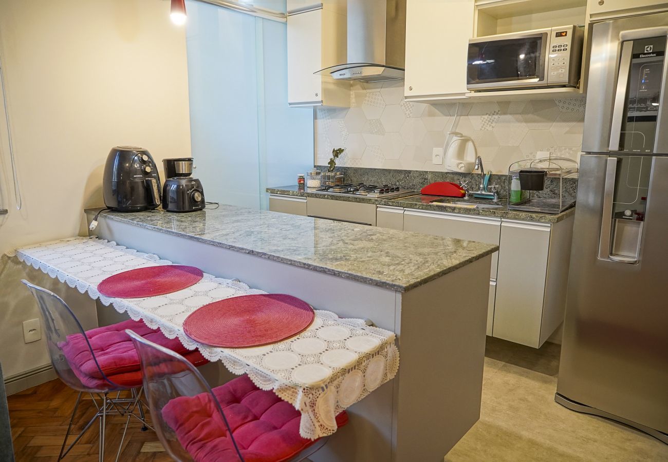 Apartamento em Rio de Janeiro - SCL206| Quarto e sala moderno em Botafogo