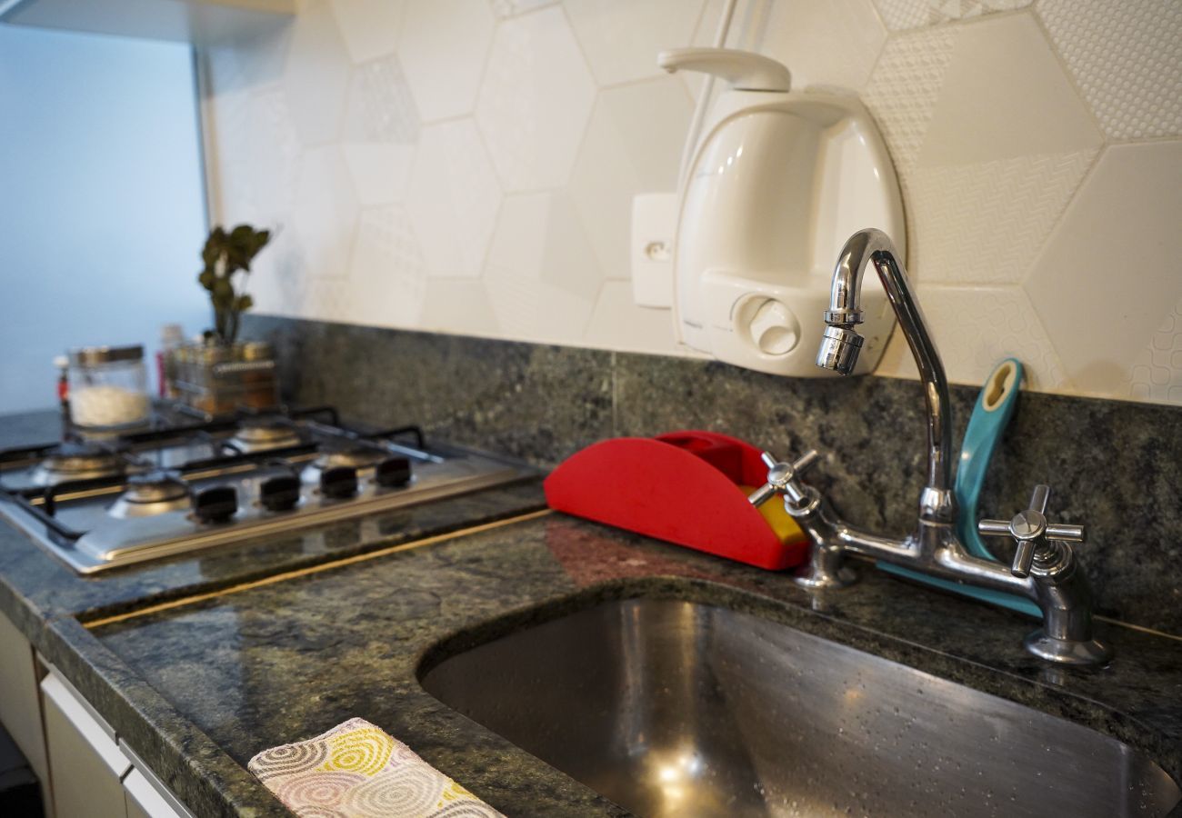 Apartamento em Rio de Janeiro - SCL206| Quarto e sala moderno em Botafogo