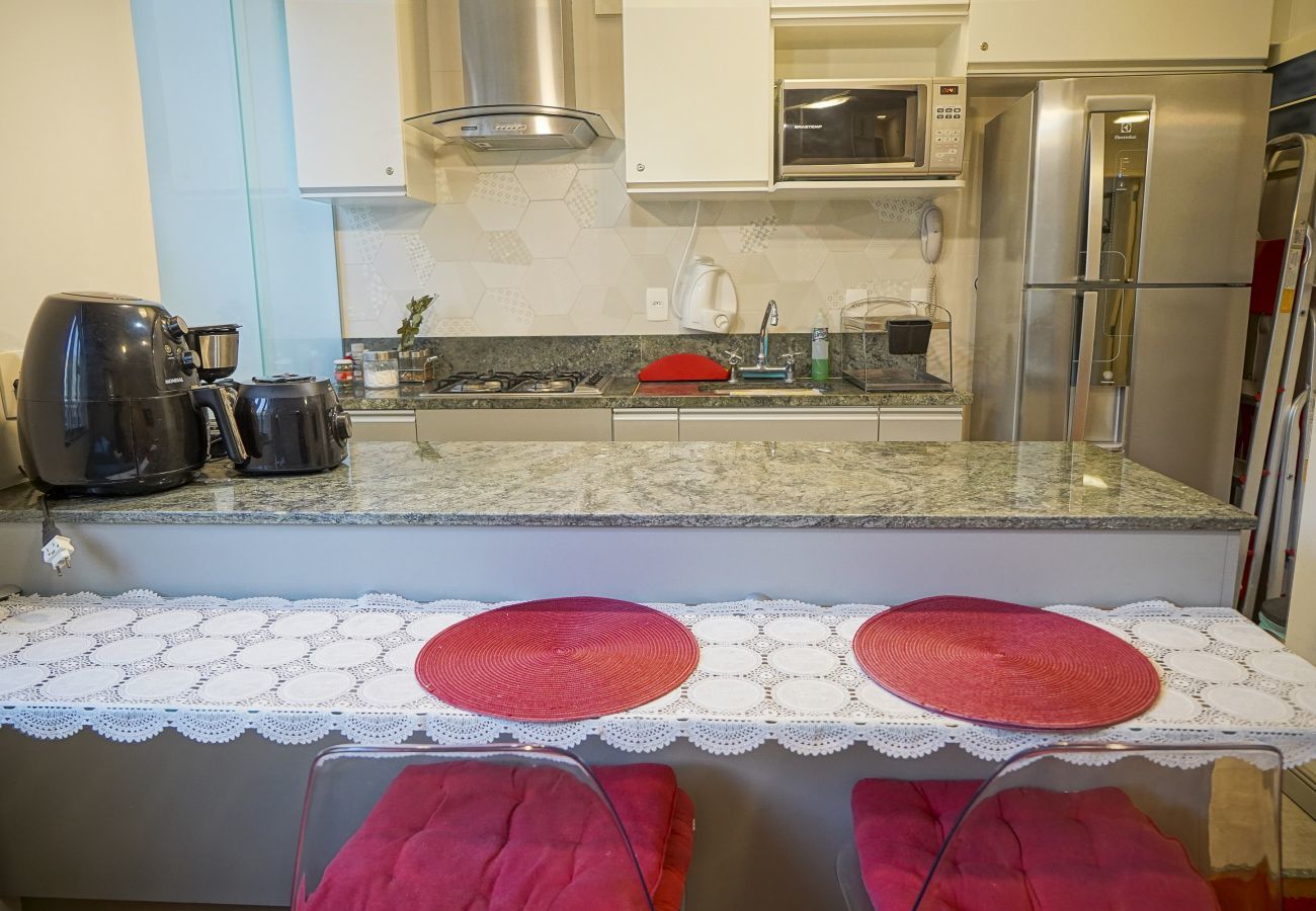 Apartamento em Rio de Janeiro - SCL206| Quarto e sala moderno em Botafogo