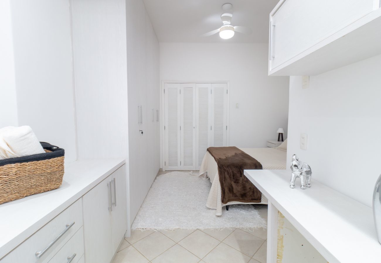 Apartamento em Rio de Janeiro - FER106| Quarto e Sala na famosa rua Dias Ferreira