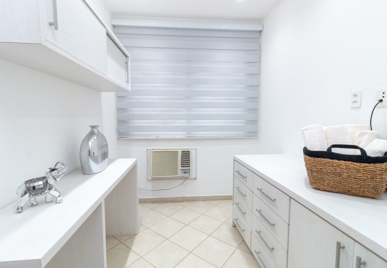 Apartamento em Rio de Janeiro - FER106| Quarto e Sala na famosa rua Dias Ferreira