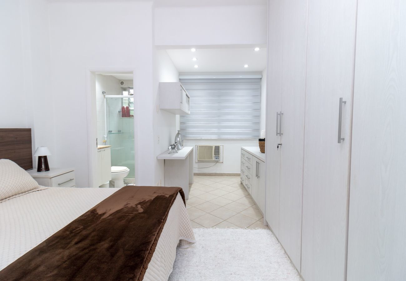 Apartamento em Rio de Janeiro - FER106| Quarto e Sala na famosa rua Dias Ferreira