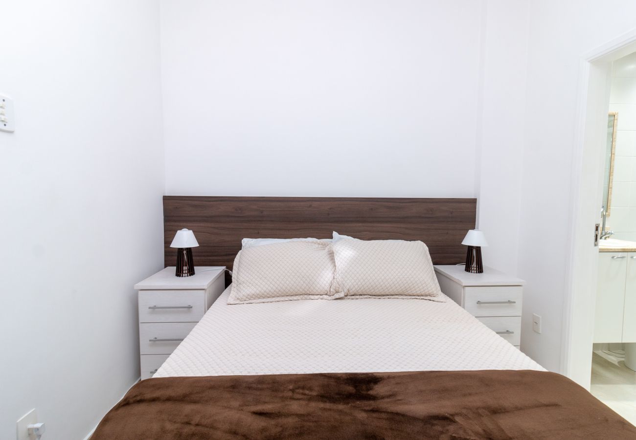 Apartamento em Rio de Janeiro - FER106| Quarto e Sala na famosa rua Dias Ferreira