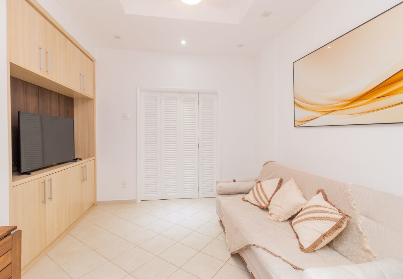 Apartamento em Rio de Janeiro - FER106| Quarto e Sala na famosa rua Dias Ferreira