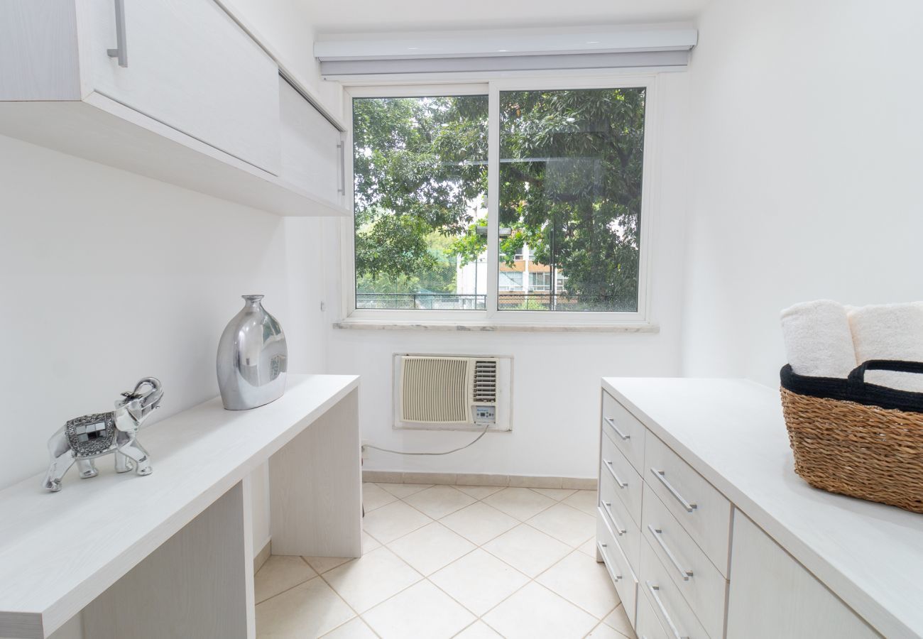 Apartamento em Rio de Janeiro - FER106| Quarto e Sala na famosa rua Dias Ferreira
