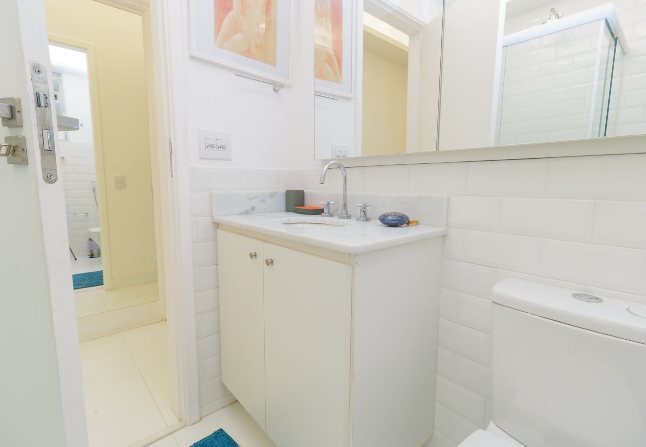 Apartamento em Rio de Janeiro - NS202| Quarto e sala em copacabana 200m da praia