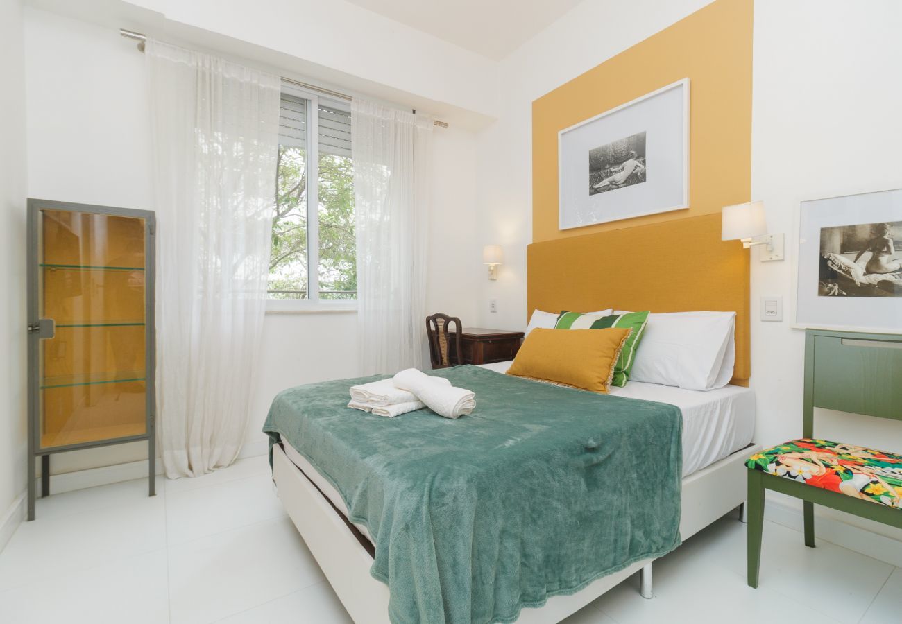 Apartamento em Rio de Janeiro - NS202| Quarto e sala em copacabana 200m da praia
