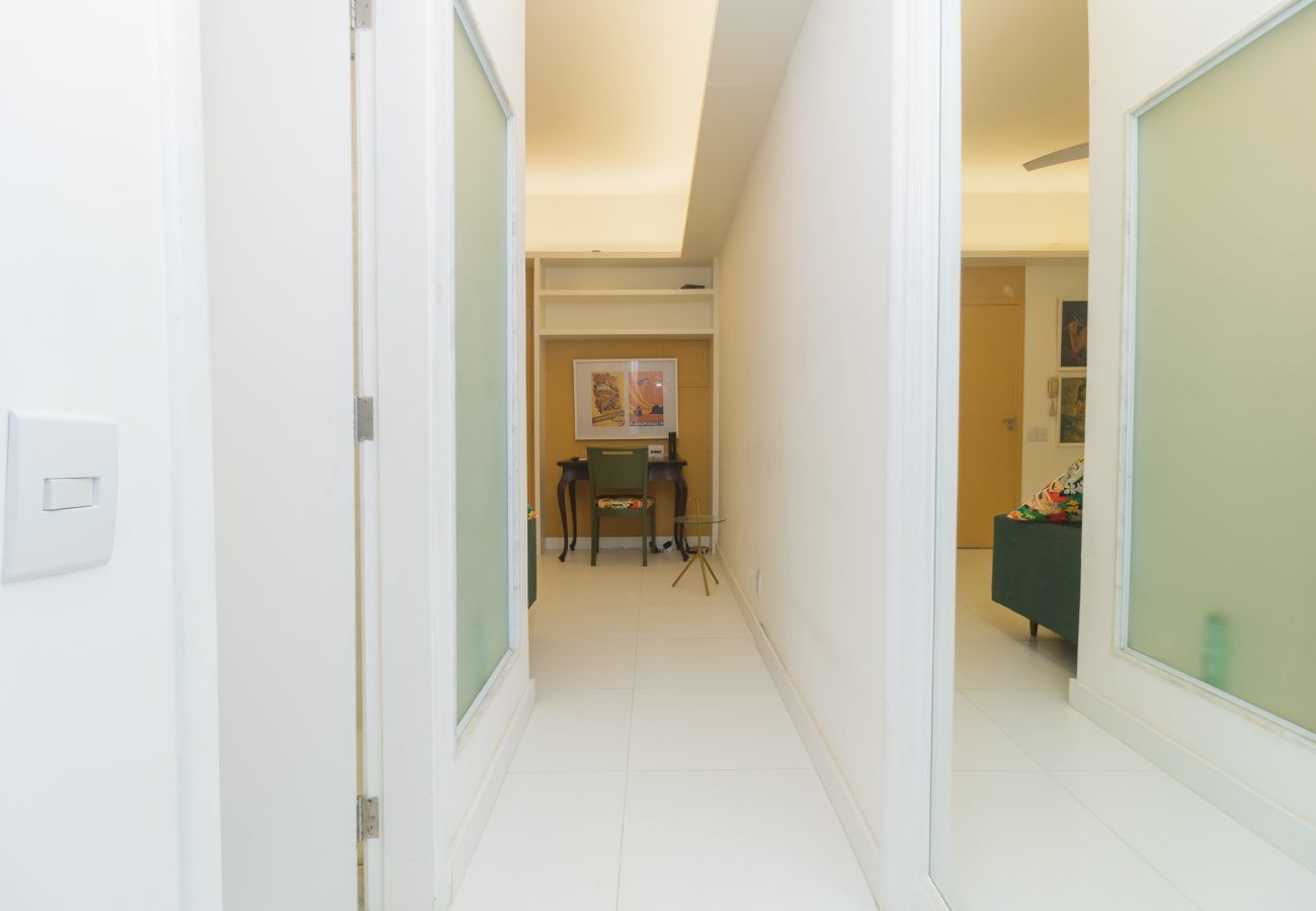 Apartamento em Rio de Janeiro - NS202| Quarto e sala em copacabana 200m da praia